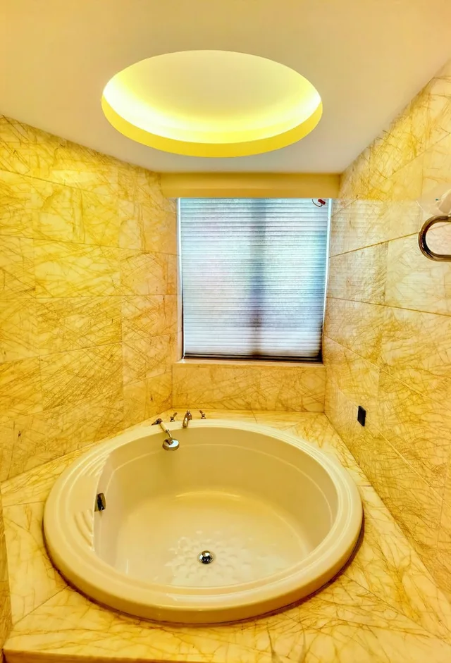 Deluxe, King Bed, Days Inn by Wyndham Beijing Haidian 4/4