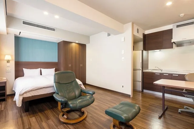 Suite, Queen Bed, Kitchen, Hotel New Yokosuka 3/5