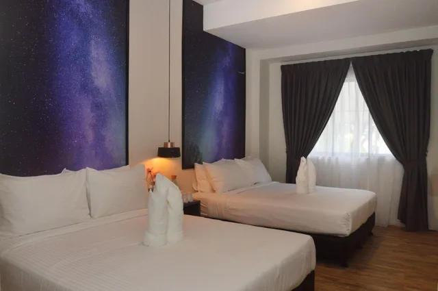 Super, Deluxe, 2 Queen Beds، De Luna Hotel Sri Petaling 3/3