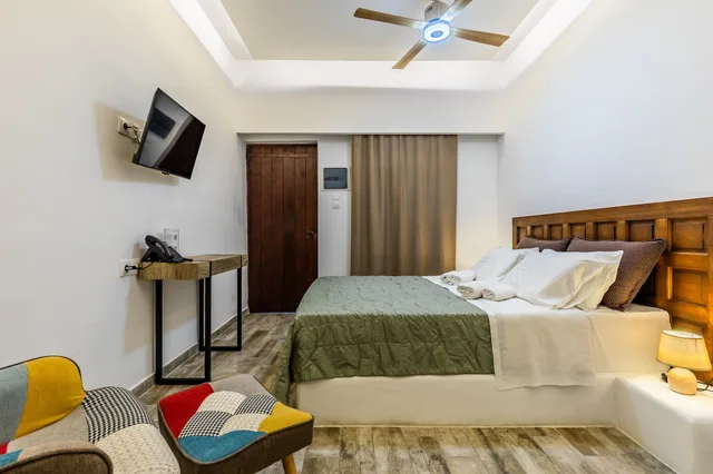 غرفة سوبيريور بسرير مزدوج بإطلالة على المسبح، Rigas Hotel Skopelos 1/9