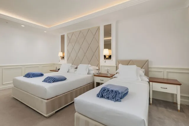 Kamelia, Deluxe, Triple, King Bed, Courtyard View، Heritage Grand Perast Hotel 1/3