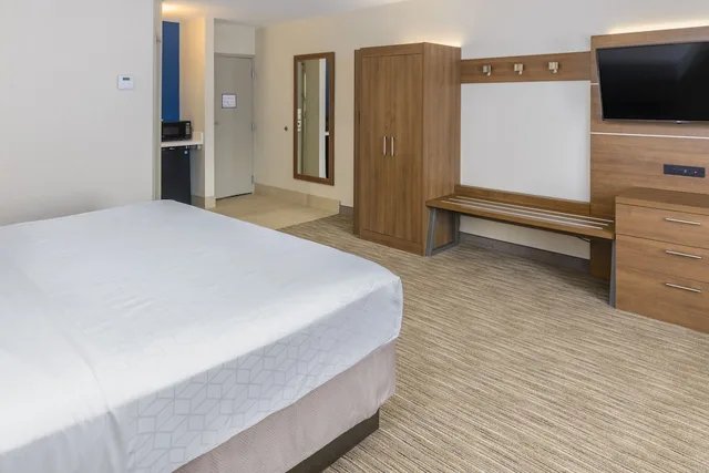 غرفة قياسية بسرير مزدوج، Holiday Inn Express Southington 1/6
