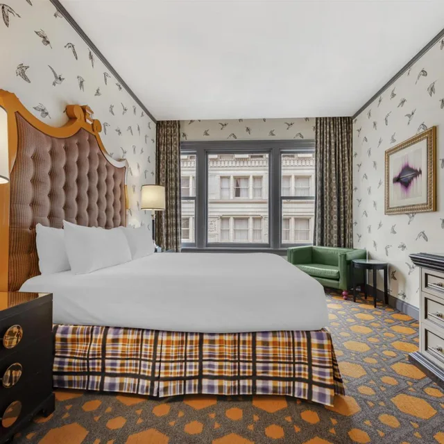 Suite, King Bed, Bath and Shower, Accessible, Royal Sonesta Portland Downtown 1/7