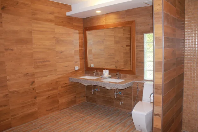 Room, 2 King Beds, Beach Front، Kai Bae Beach Resort Koh Chang 3/3