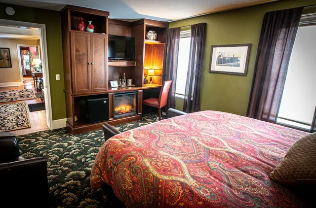 غرفة بريميوم بسرير كينج، Twin Oaks Inn 3/10