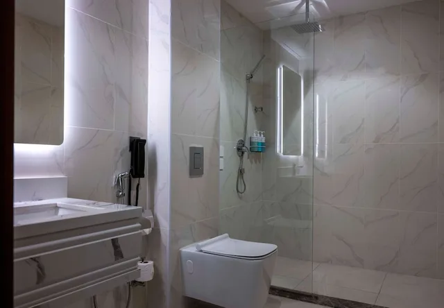 Deluxe, King Bed, Sofa, Mercure Hotel Khamis Mushayt 3/3