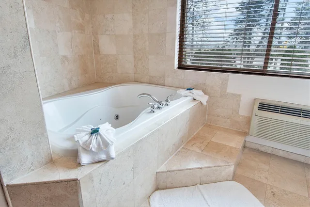 جناح بسرير كينج، Best Western Premier Plainview-Long Island Hotel 4/4