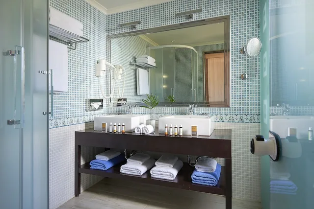 بنغل بفراش فوتون وسرير مزدوج وسرير فردي بإطلالة على الحديقة، Aldemar Olympian Village 5/6
