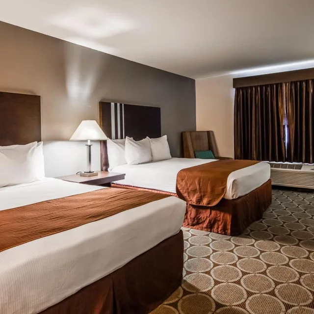 Room, King Bed, 2 Queen Beds, Best Western Pahrump Oasis 7/10