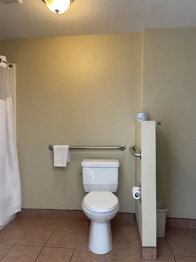 غرفة بسريرين كوين لذوي الإعاقة، Howard Johnson by Wyndham Ridgecrest, CA 9/10
