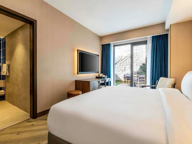 غرفة كلاسيكية بسرير مزدوج بشرفة، Movenpick Istanbul Old Town 3/9