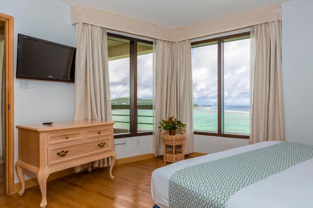 3 Bedrooms, Apartment, Ocean Front، Alupang Beach Tower 2/2