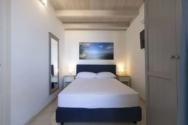 غرفة بانورامية بسرير مزدوج بإطلالة على البحر، ZIBIBBO SUITES & ROOMS 3/6