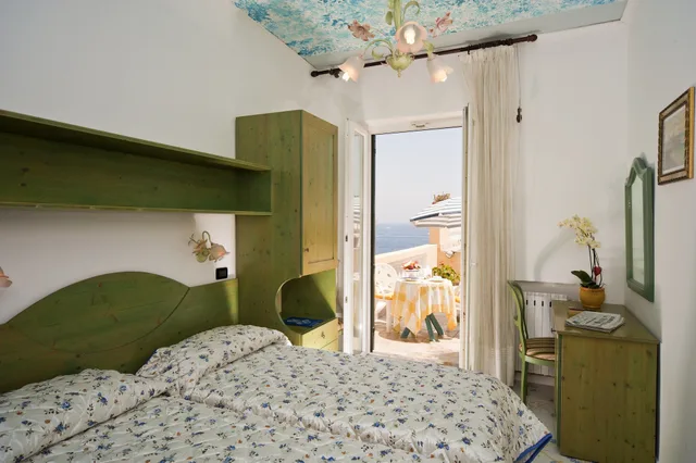 غرفة سوبيريور بسرير مزدوج بإطلالة على البحر، Giardino Delle Ninfe E La Fenice 8/10
