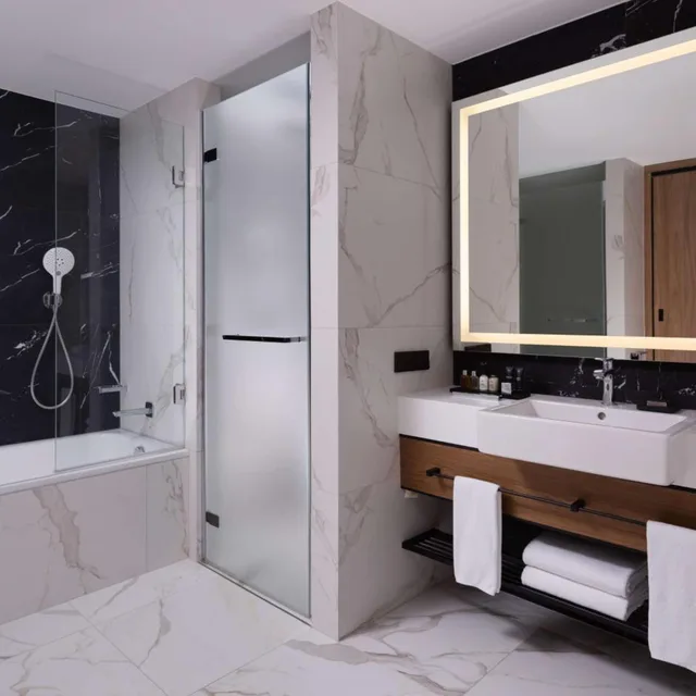جناح جونيور مع دخول الصالة، Radisson Collection Hotel Warsaw 6/6