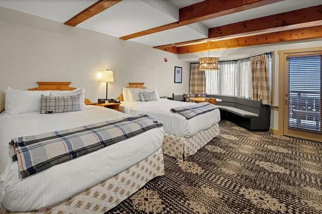Pinnacle, 2 Queen Beds, Mountain View، Trapp Family Lodge 2/4