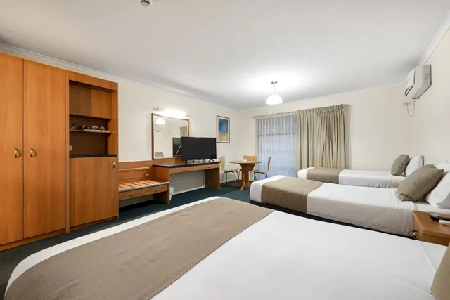 Family, Multiple Beds، Pegasus Motor Inn And Serviced Apartments 2/4