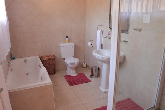 غرفة بسرير مزدوج، Rose Petals Guest House 5/5