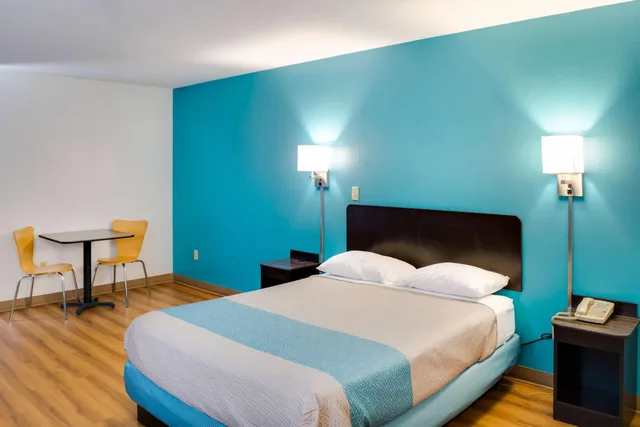 غرفة بسرير كينج، Motel6 Richmond, IN 3/7