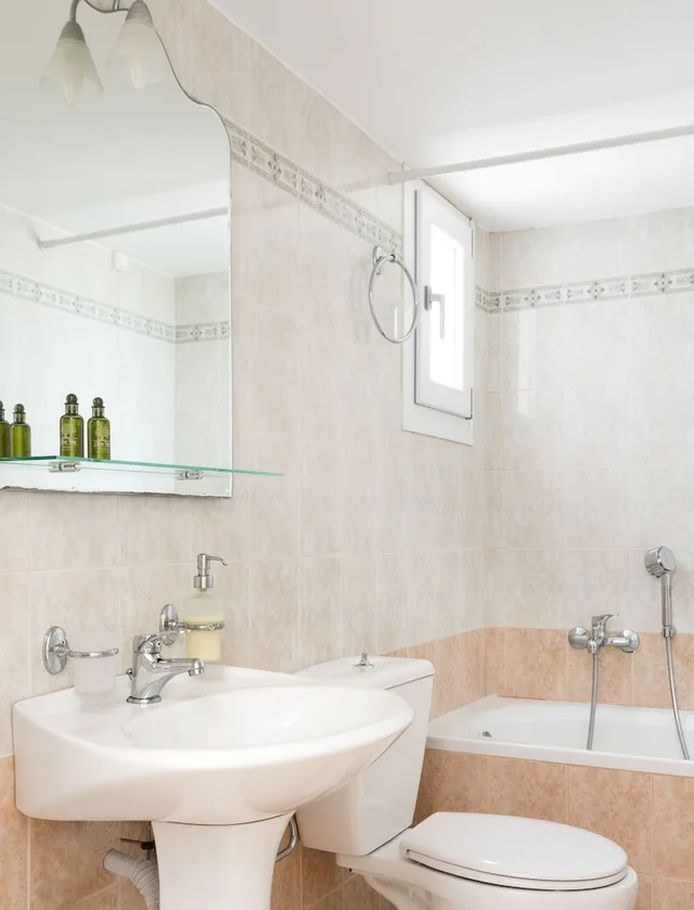 2 Bedrooms, Deluxe, Suite, 1 Double and 3 Single Beds, Sea View، Tinos Resort Hotel 3/3