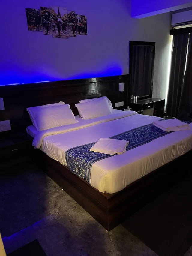 Deluxe, King Bed, Sofa, The Terra Hotel 2/3