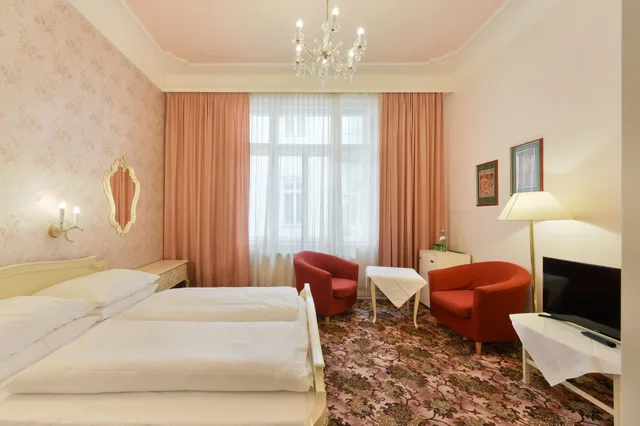 غرفة بسرير مزدوج، Hotel Pension Baronesse 1/3