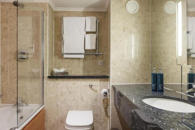 1 Bedroom, Suite, Doubletree By Hilton Glasgow Central 5/7