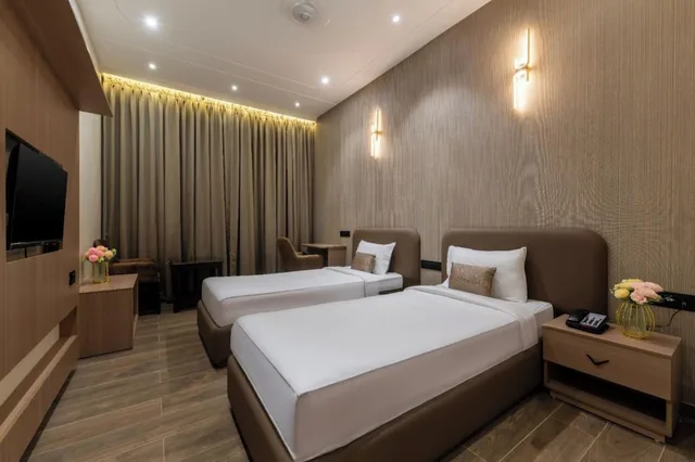 Hotel Kingsway، رايبور 21/40