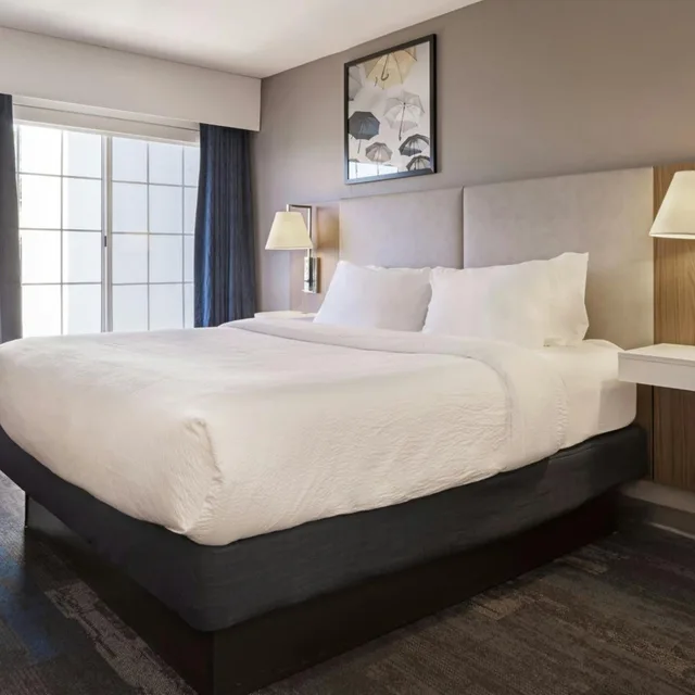 غرفة بسرير كوين مع أريكة لذوي الإعاقة، City Express by Marriott Redmond Airport 2/5