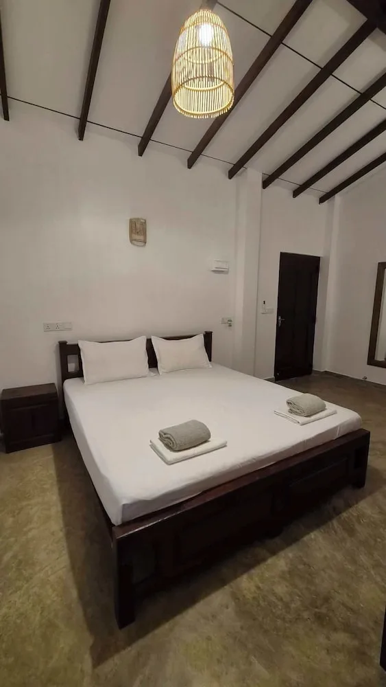 غرفة قياسية بسرير كينج، Riverside Cabanas 2/10