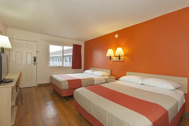 غرفة ديلوكس بسريرين كوين، Motel6 Rancho Cordova, CA - Rancho Cordova East 3/9