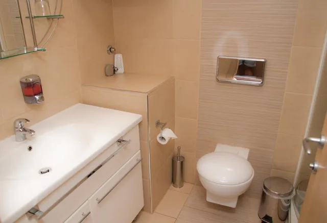 غرفة ثلاثية، Vigor Hotel 9/10