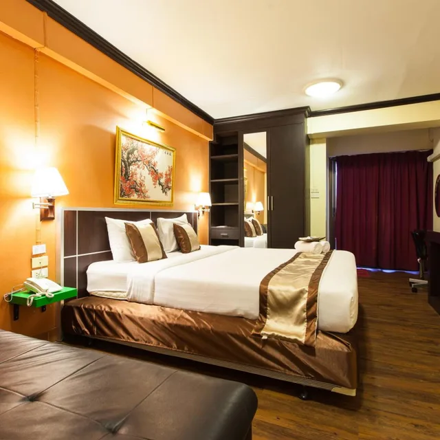 Suite, Double Bed, Vabua Asotel Bangkok 5/9