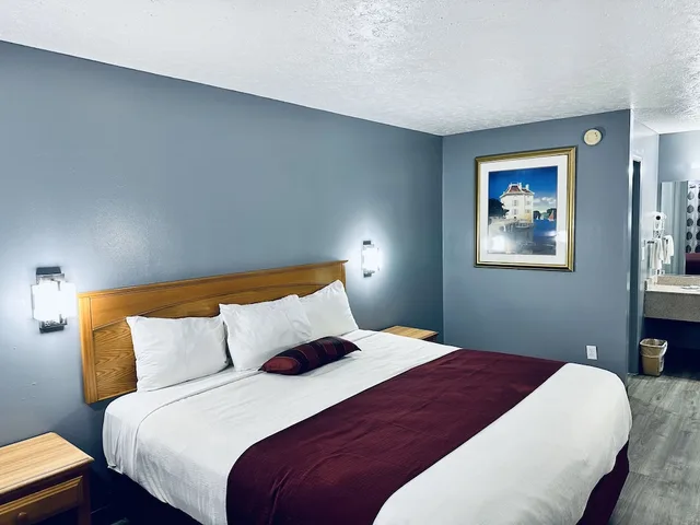 غرفة بسرير كينج، Relax Inn 1/1