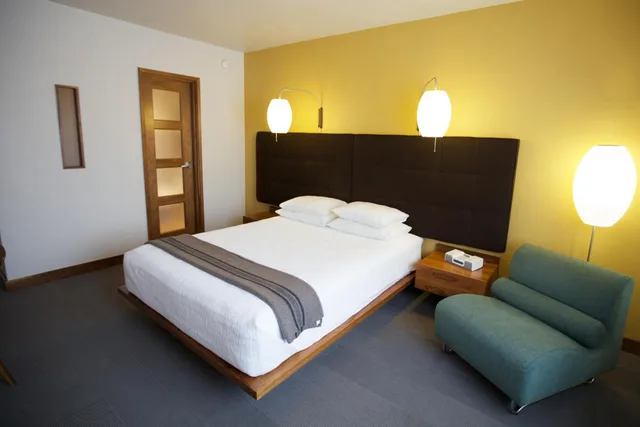 غرفة بسرير كوين، Modern Hotel And Bar 5/10