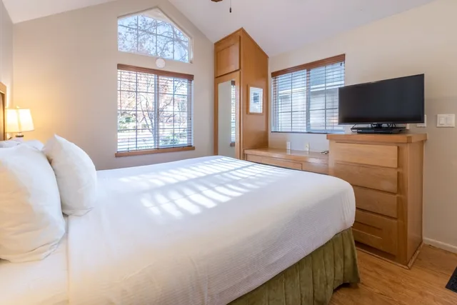استوديو بسرير كوين، River Pointe Napa Valley Resort 3/10