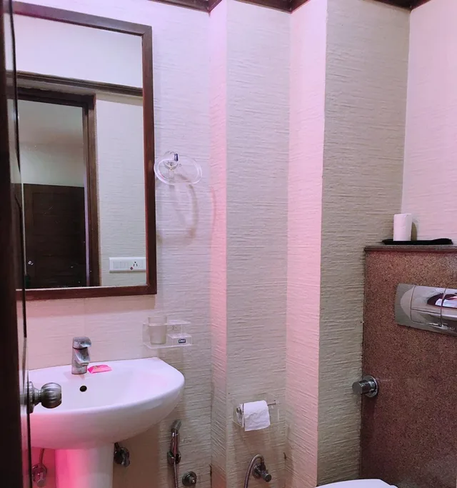 1 Bedroom, Deluxe, Twin Beds, Accessible, Hotel Dasaprakash 5/5