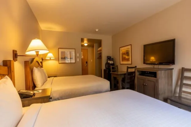 1 Bedroom, Family Suite, 2 Queen Beds, Sofa, Nancy Greene's Cahilty Lodge 6/10