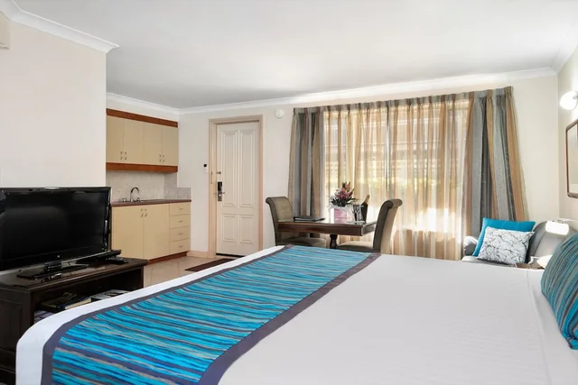 Spa, Studio, Apartment, King Bed، Quest Yelverton Kalgoorlie 2/4