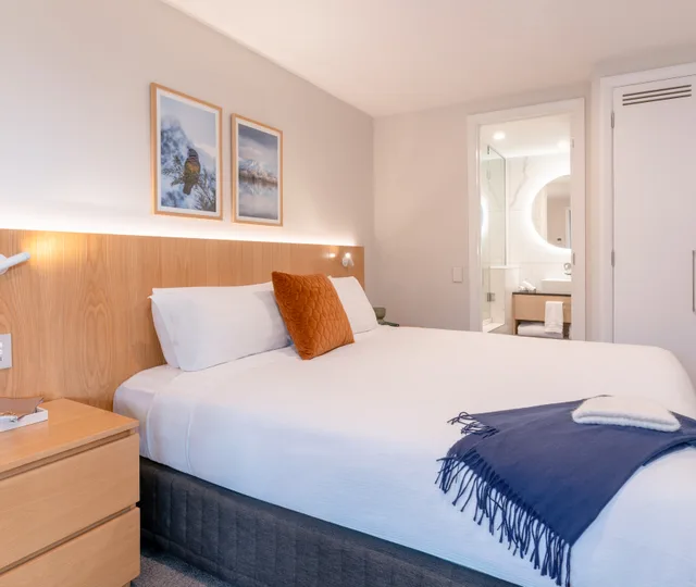3 Bedrooms, Lake Side، Avani Queenstown Hotel 1/10