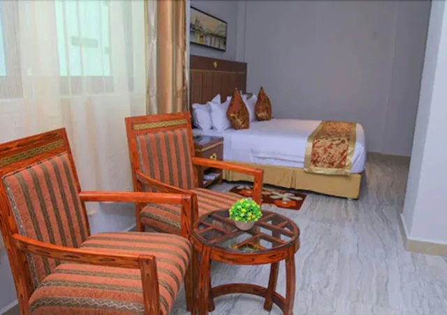 Superior, King Bed, Tiffany Diamond Hotel Makunganya Street 3/7