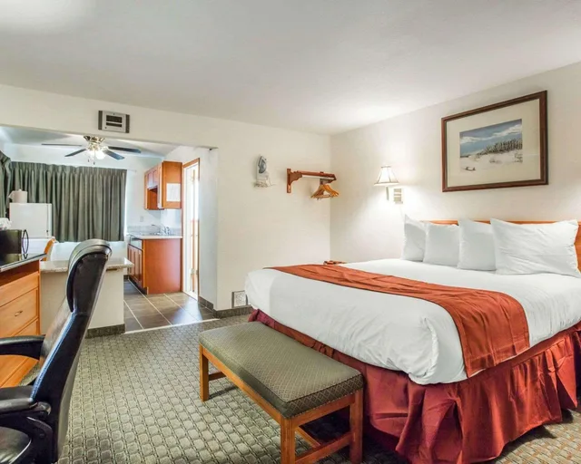 Efficiency, Queen Bed، Rodeway Inn Newport OR 1/2
