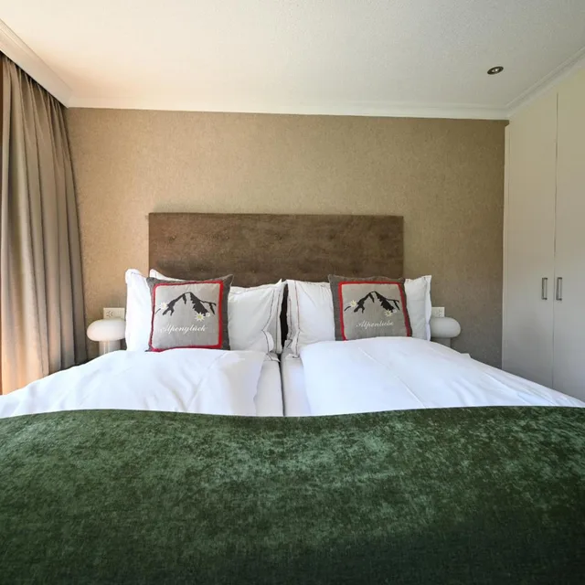 شاليه سوبيريور، Romantik Hotel Schweizerhof 7/9