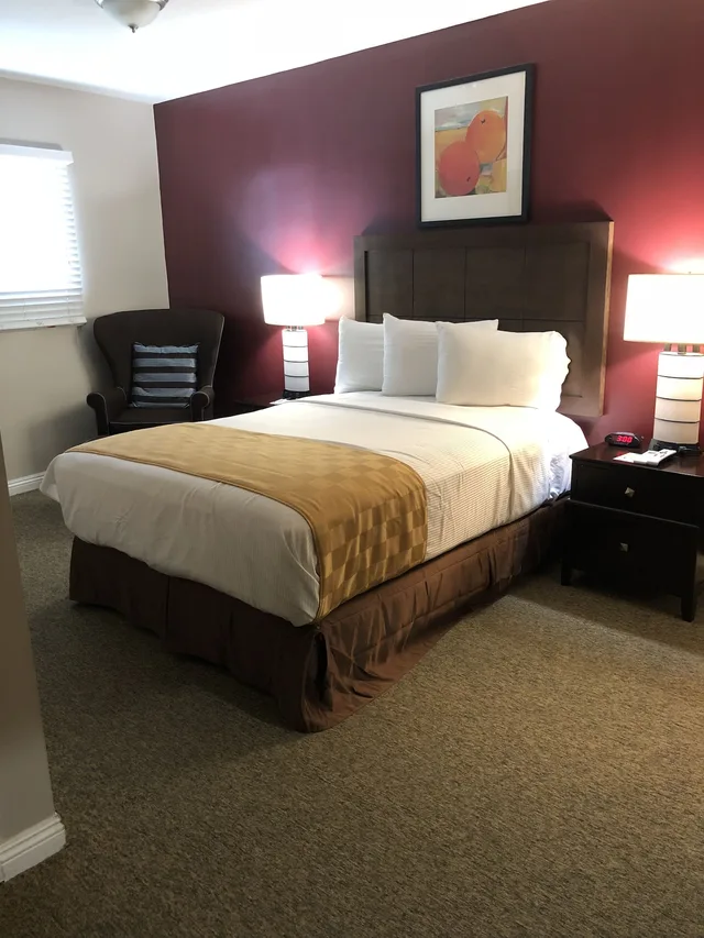 غرفة بسرير كوين، Knights Inn Downtown Los Angeles 4/10