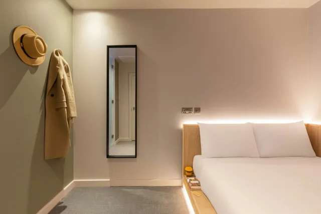 Cocoon 2, Double Bed، Zedwell Greenwich 3/11