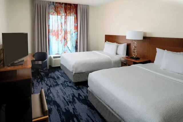 Room, 2 Queen Beds, Accessible, Fairfield Inn And Suites Savannah Midtown 3/8