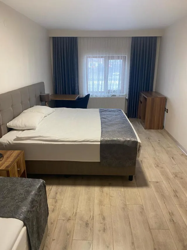 جناح، Zumrut Palas Otel 3/6
