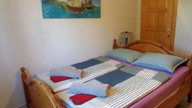 2 Bedrooms, Comfort, Apartment, 1 Single and 2 Queen Beds، APARTMENTS MORETA 3/10
