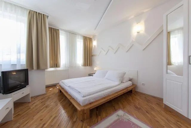 غرفة أساسية بسرير مزدوج، Hayat Hotel 1/1