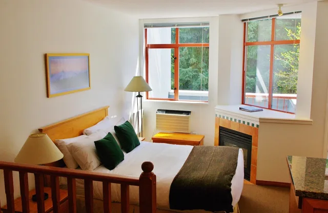 Comfort, Deluxe, Studio, 1 Queen and 1 Murphy Bed, Queen Murphy Bed, Queen Bed، Alpenglow Lodge By Mountainview 7/10